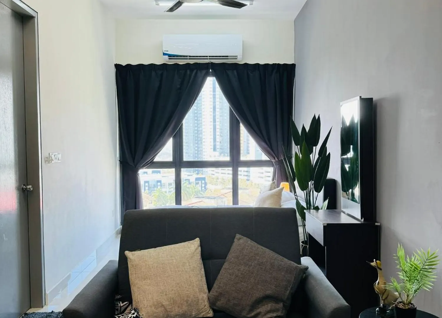 Core Soho Suites Kota Warisan Sepang Klia Airport Free Wifi By Bka Legacy 0*,  Malaysia